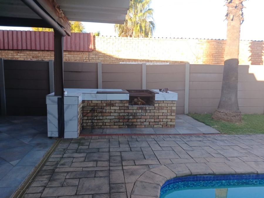 3 Bedroom Property for Sale in Adamayview North West